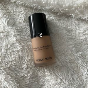 Giorgio Armani luminous silk foundation in 7